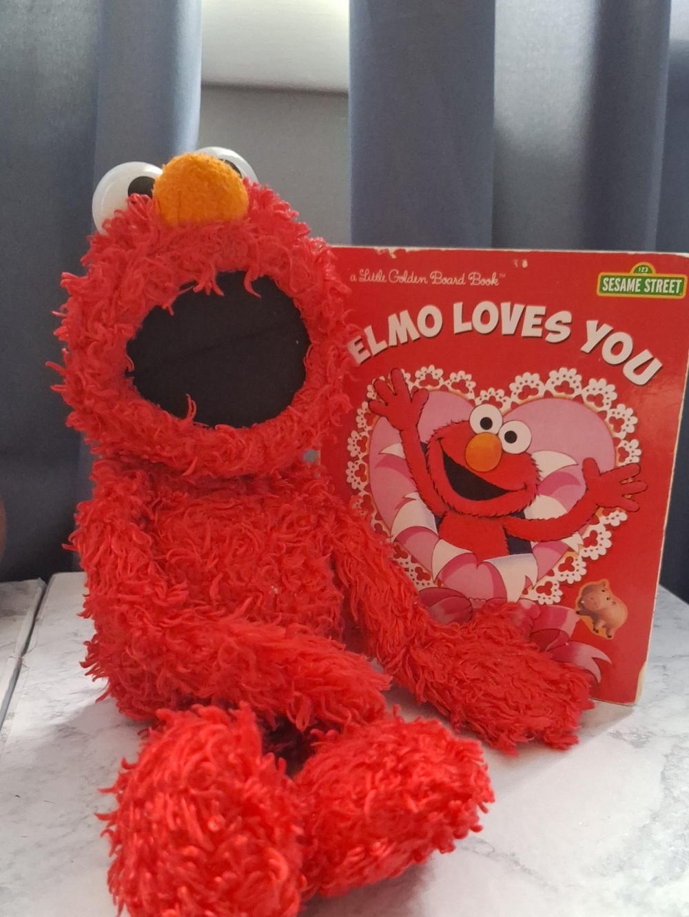 Sesame Street Elmo Plush - Red and White Eyes Puppet And Love Book